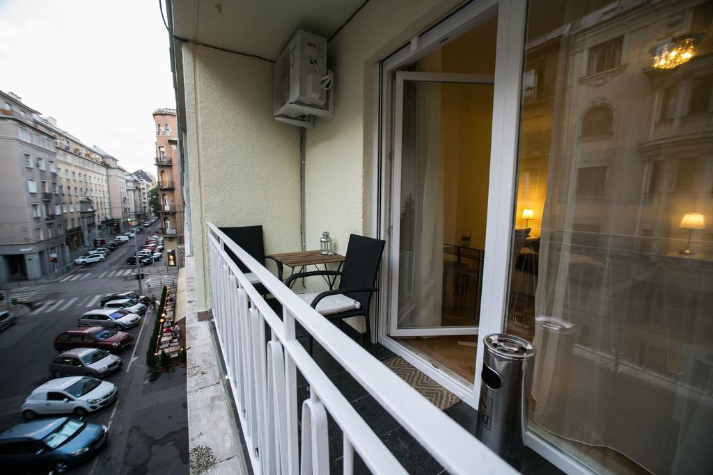 Budapest Downtown Apartments With Balcony & Optional Garage & Restaurant In The Building Szoba fotó