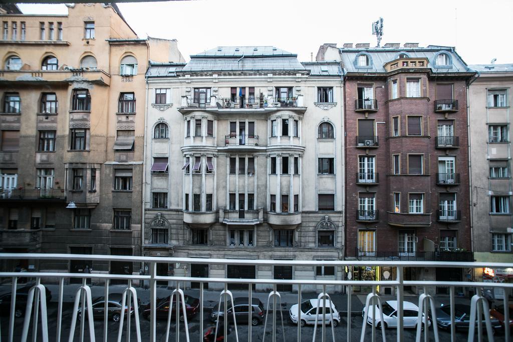 Budapest Downtown Apartments With Balcony & Optional Garage & Restaurant In The Building Szoba fotó