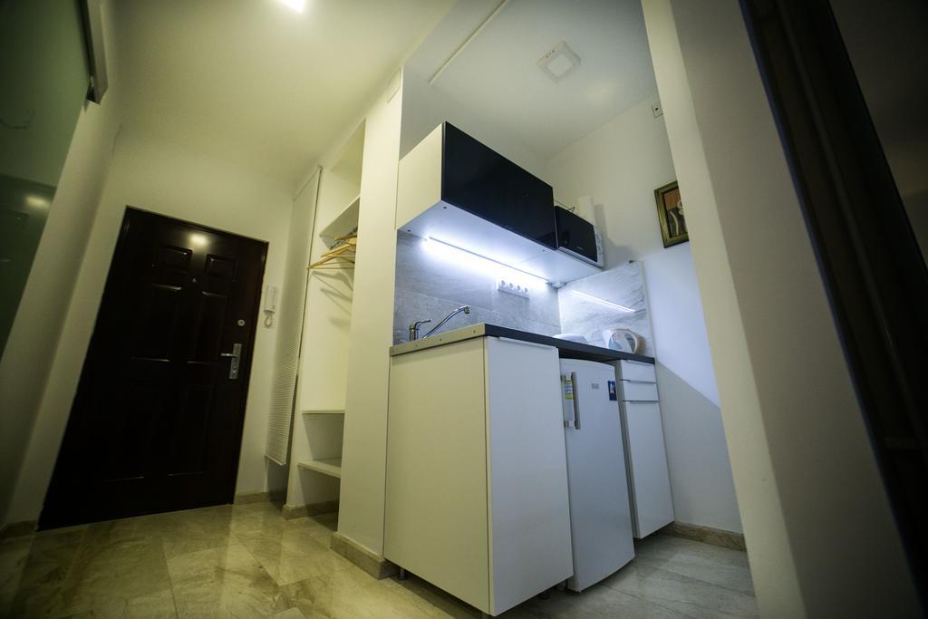 Budapest Downtown Apartments With Balcony & Optional Garage & Restaurant In The Building Szoba fotó