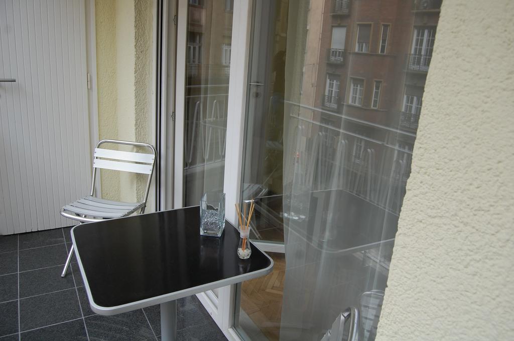 Budapest Downtown Apartments With Balcony & Optional Garage & Restaurant In The Building Kültér fotó