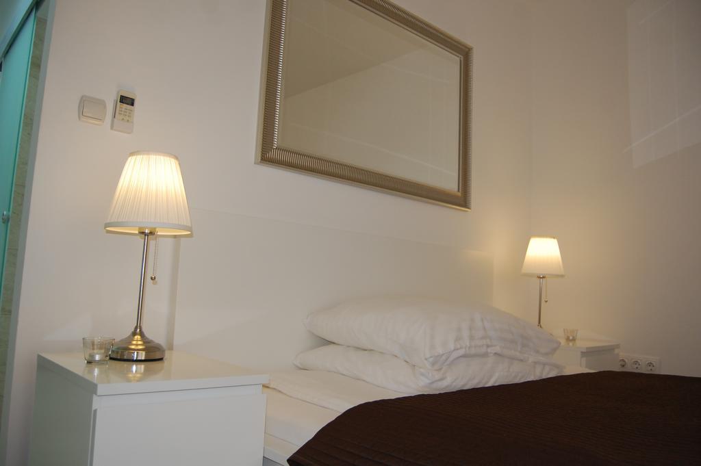 Budapest Downtown Apartments With Balcony & Optional Garage & Restaurant In The Building Kültér fotó